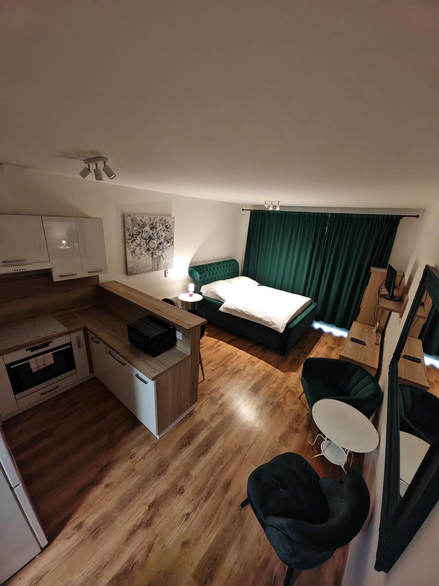 Ferienwohnung Entrez Radnica Košice Exterior foto